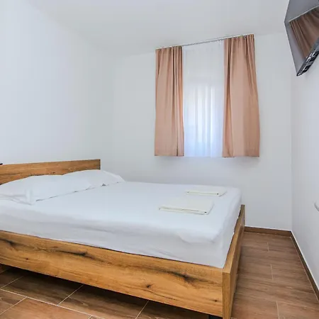 Apartment With Parking Space - 24843 Vir