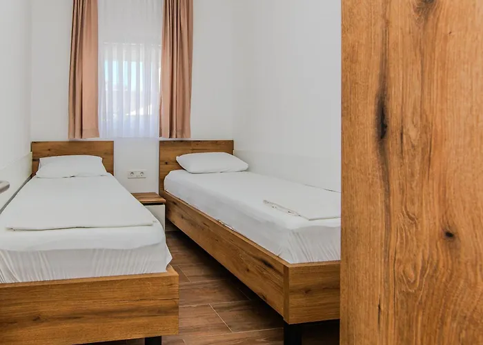 With Parking Space - 24843 아파트 *