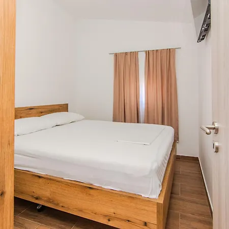 With Parking Space - 24843 דירה